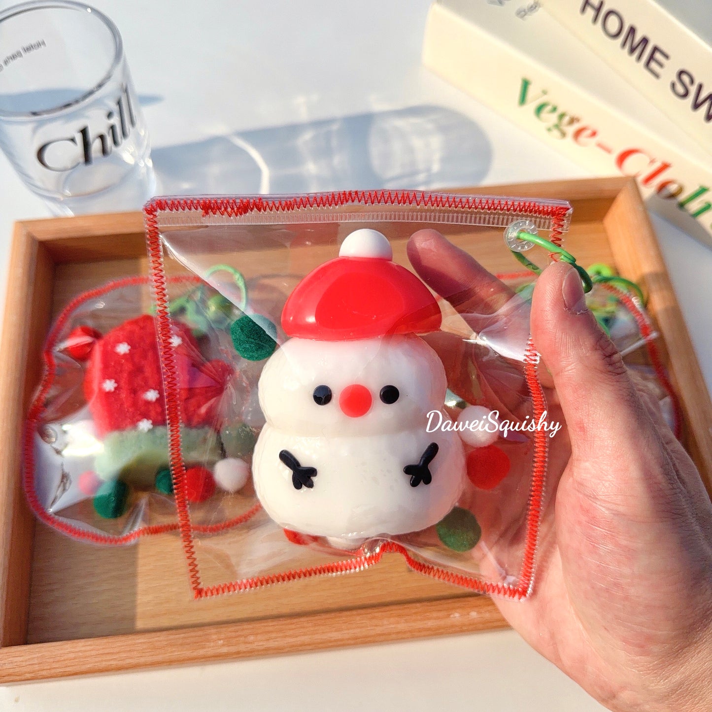 CHRISTMAS SNOW MAN GLOVES SQUISHY TOY