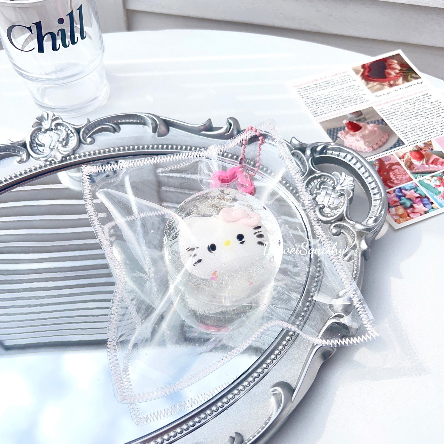 HK GLITTER SQUISHY BALL