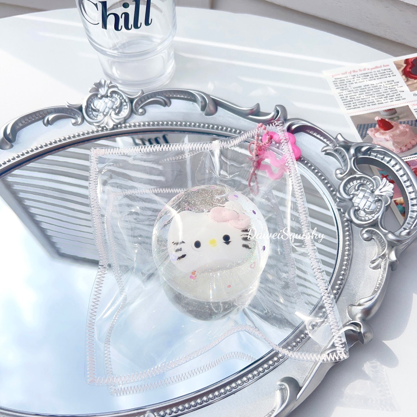 HK GLITTER SQUISHY BALL