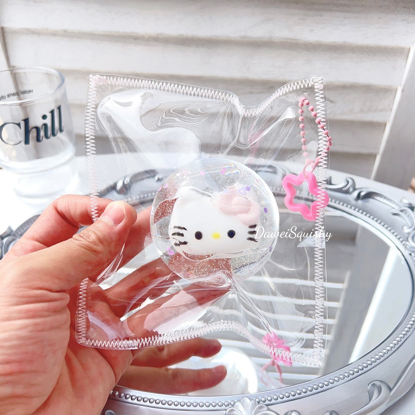 HK GLITTER SQUISHY BALL