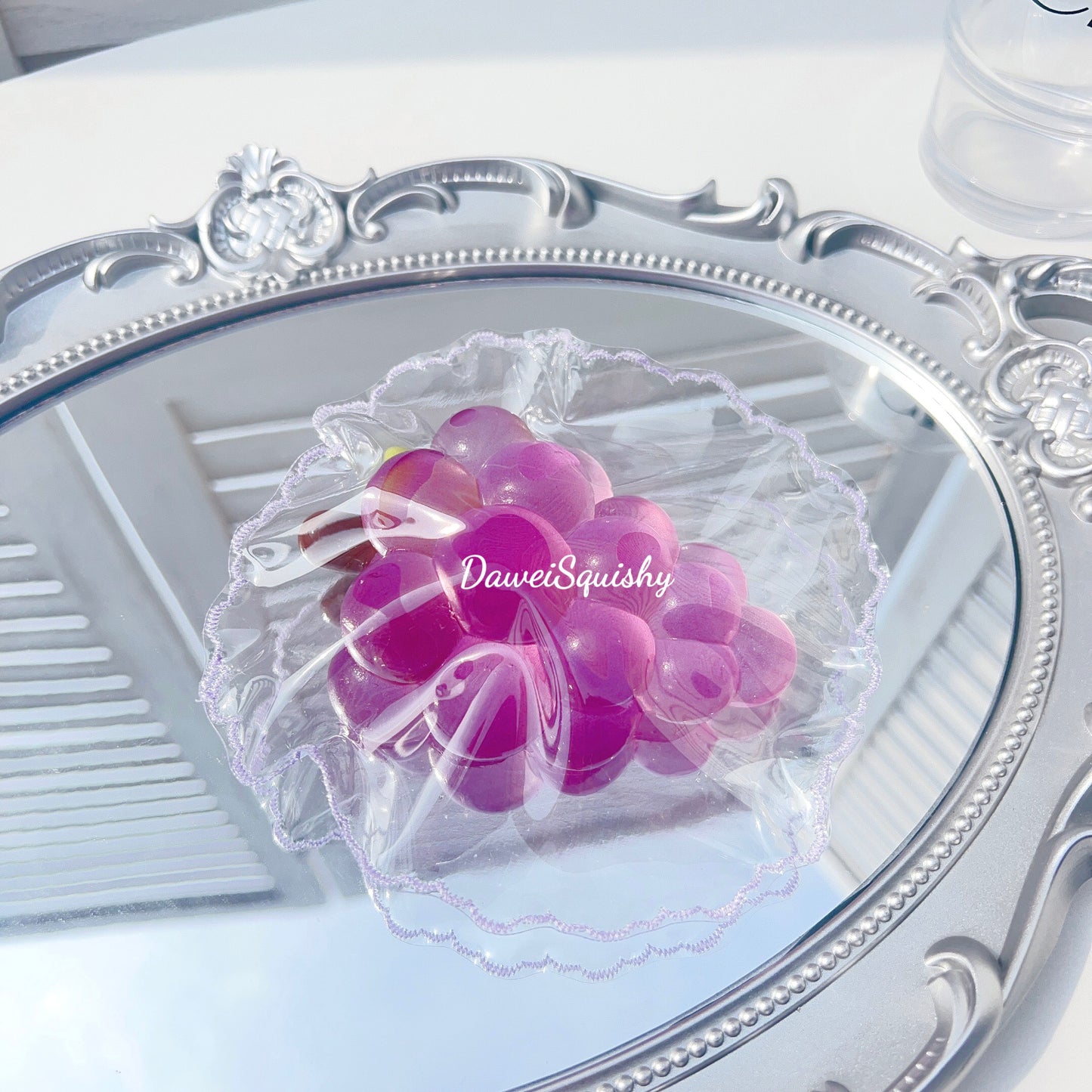 CRYSTAL GRAPE TABA SQUISHY TOY