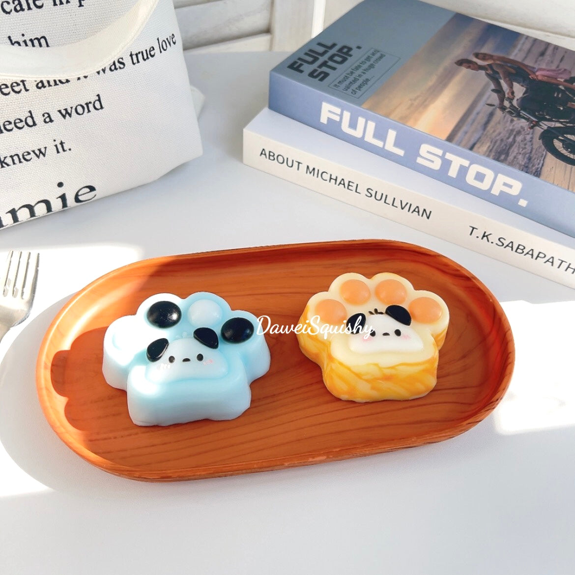 TWO VERSION POCHA CAT PAW TABA SQUISHY
