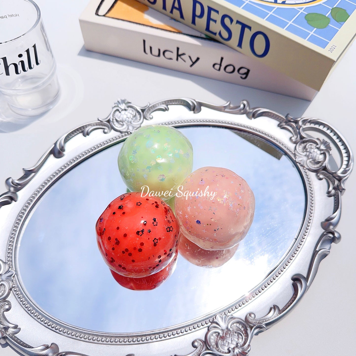 VASELINE FEELING GLITTER CRISPY BALL