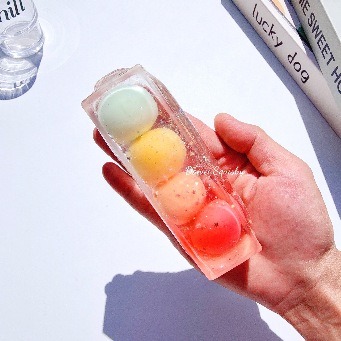 RAINBOW POP SQUARE SQUEEZE TOY