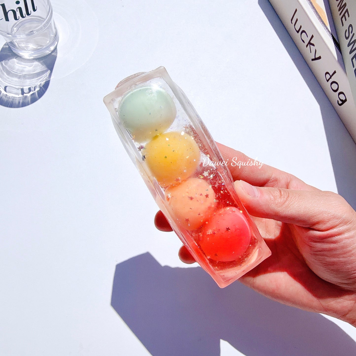 RAINBOW POP SQUARE SQUEEZE TOY