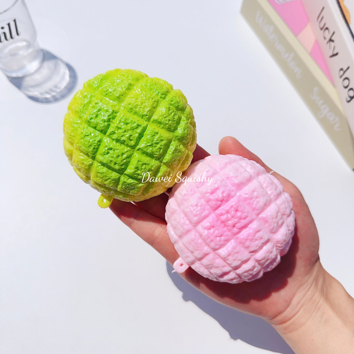 CRUNCHY PINEAPPLE BUN SQUEEZE TOY