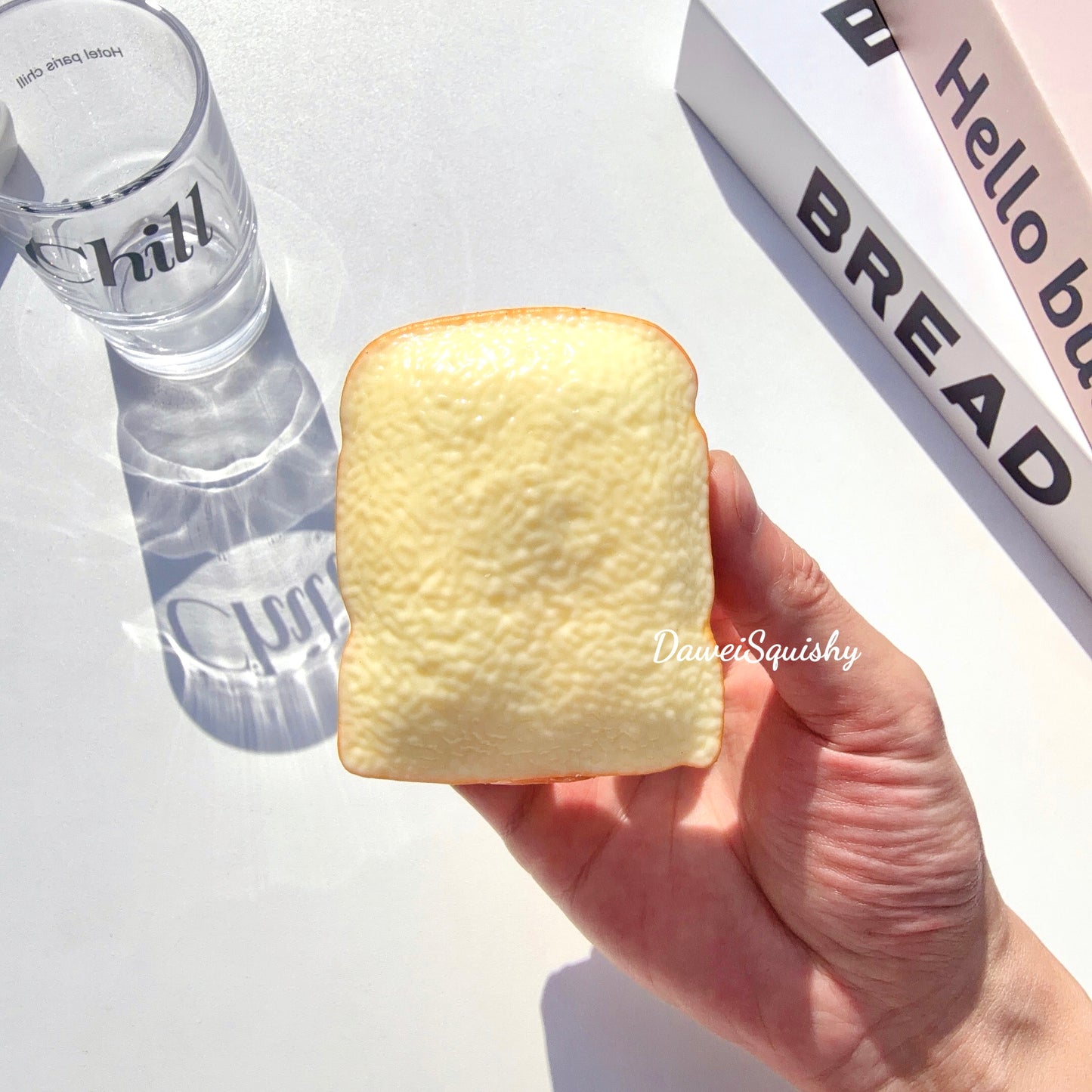 SLICED TOAST SQUEEZING TOY