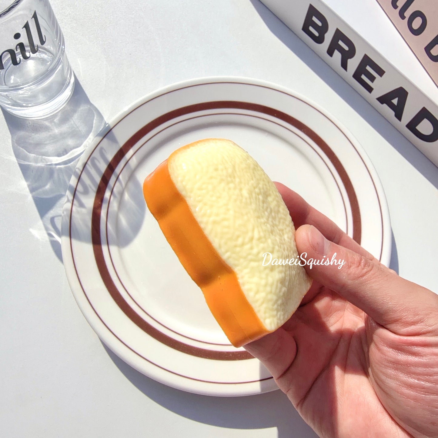 SLICED TOAST SQUEEZING TOY