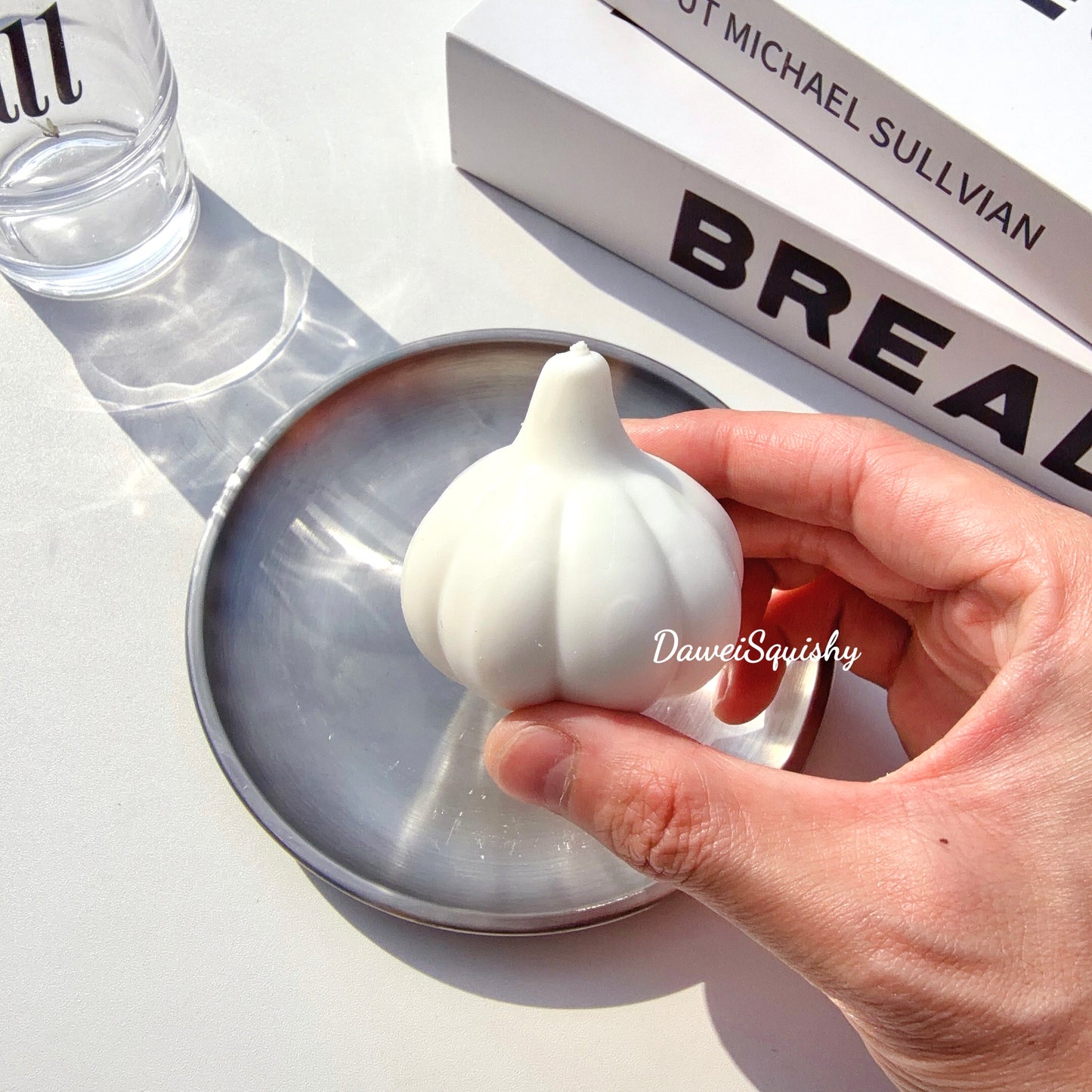 SIMULATED GARLIC SQUEEZING TOY