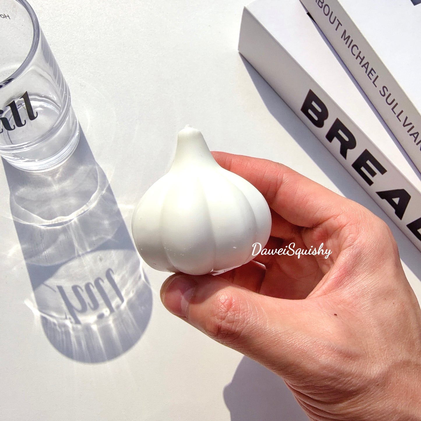 SIMULATED GARLIC SQUEEZING TOY