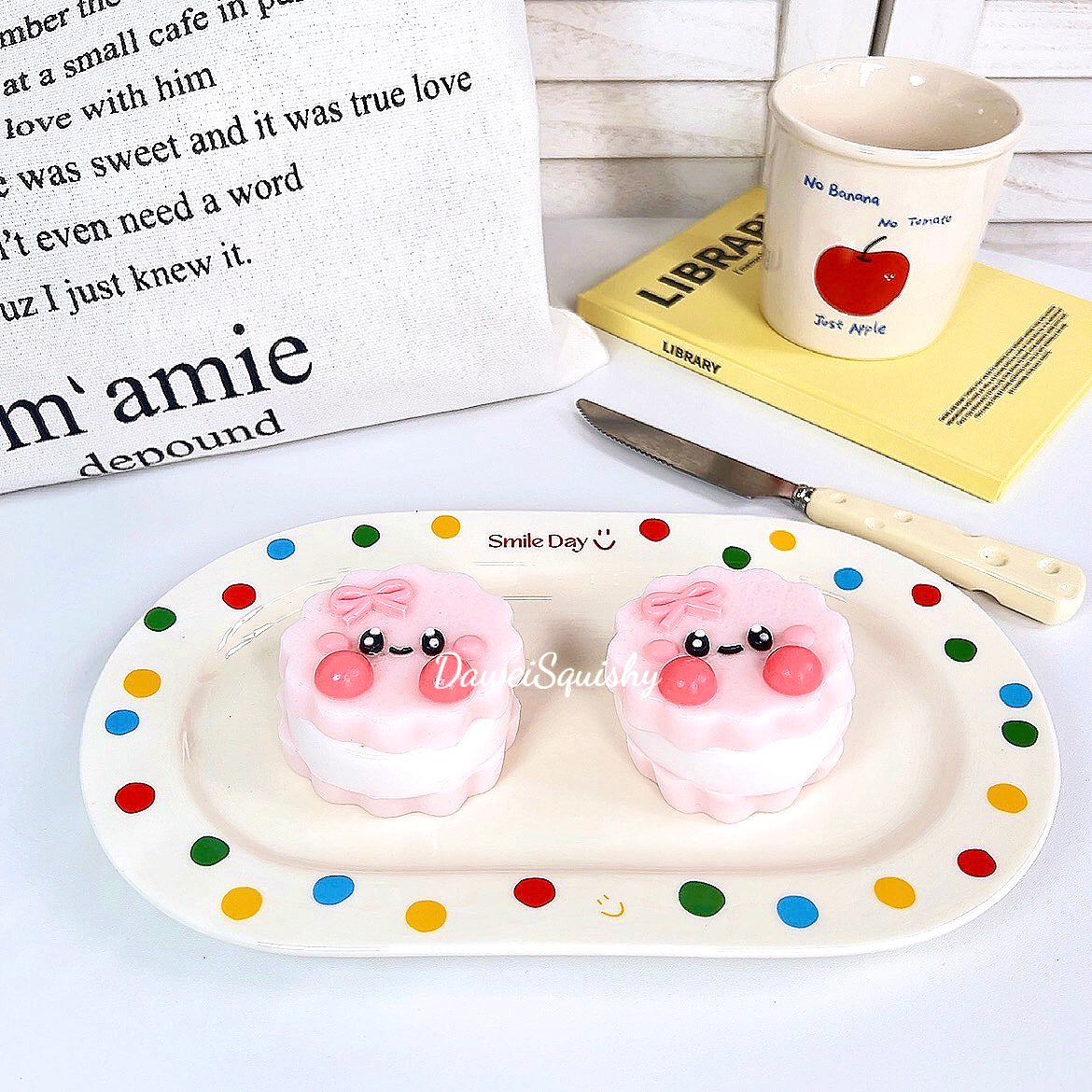 KIRBY SANDWICH BISCUIT TABA SQUISHY TOY