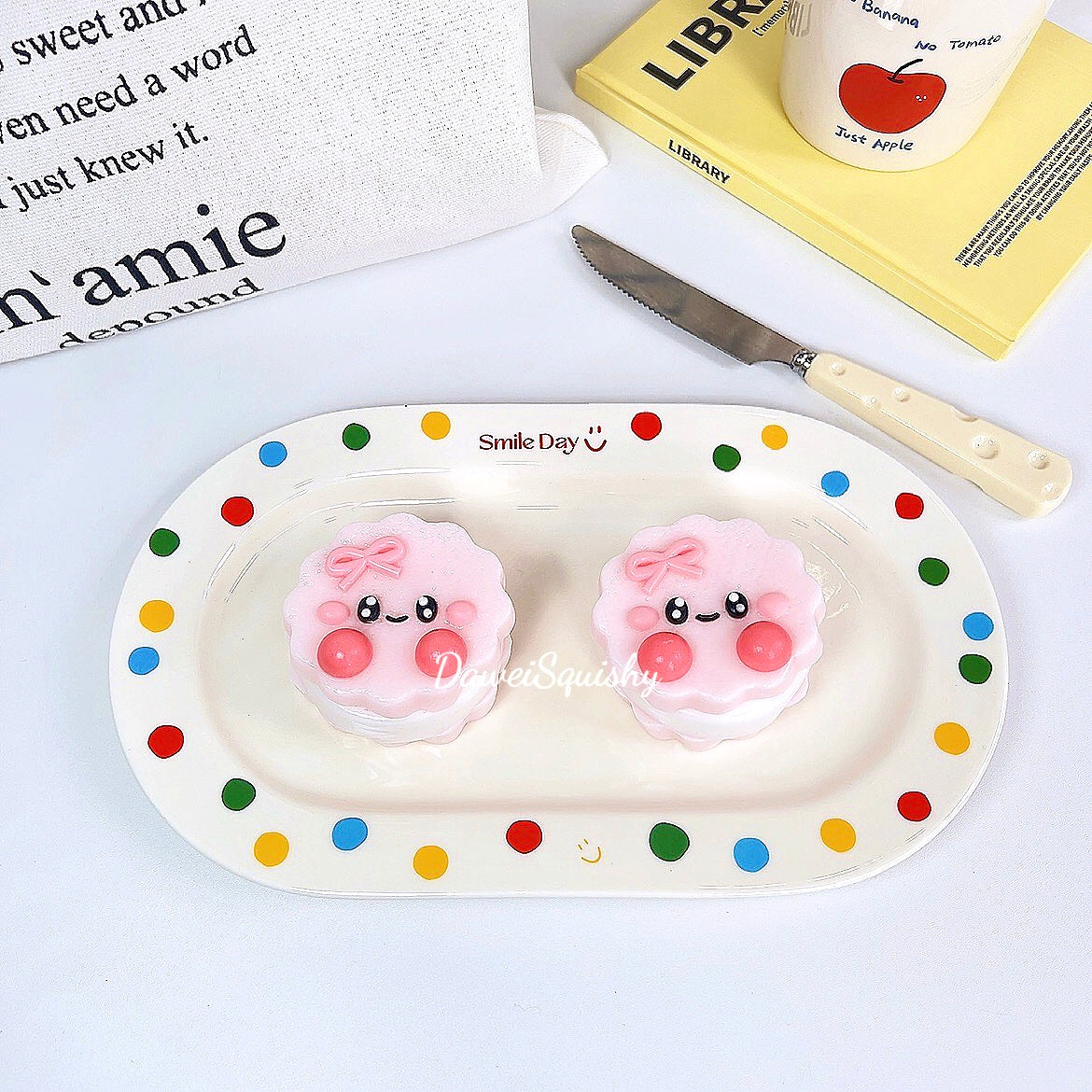 KIRBY SANDWICH BISCUIT TABA SQUISHY TOY