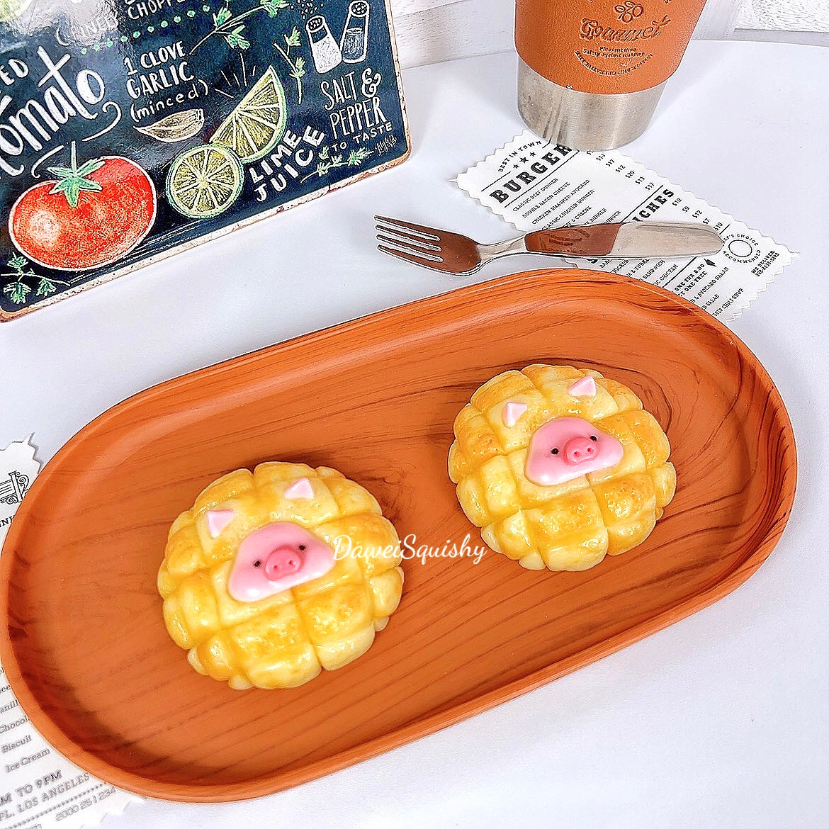 PIGGY PINEAPPLE BUN TABA SQUISHY TOY