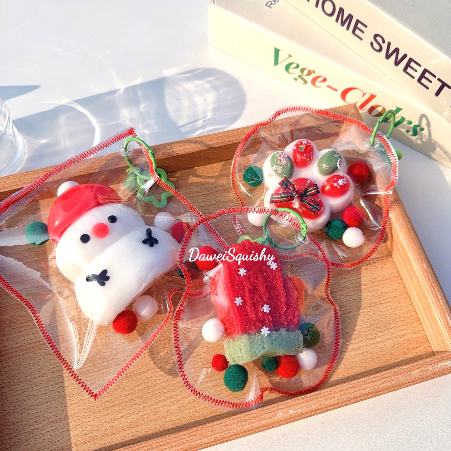 CHRISTMAS SNOW MAN GLOVES SQUISHY TOY