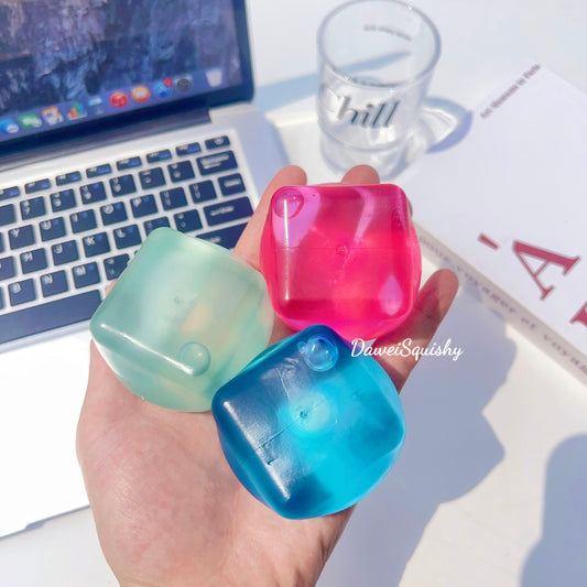 ICE CUBE SHAPE STRESS BALL