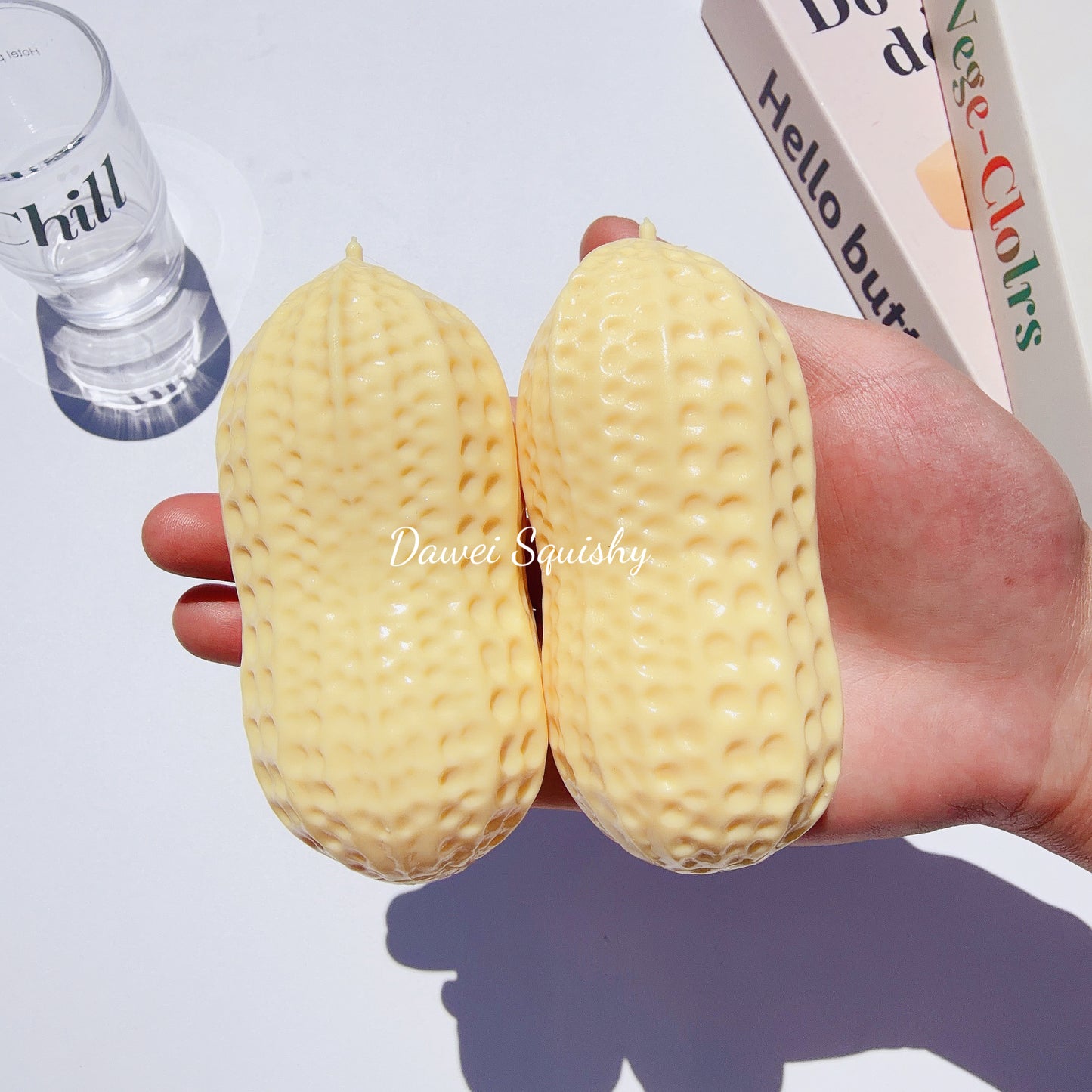 2 VERSIONS PEANUT STRESS TOY