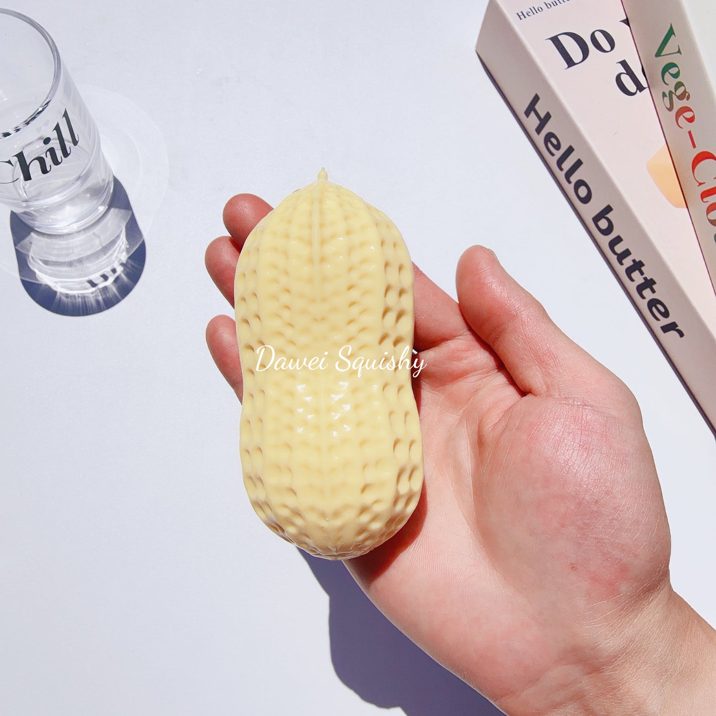 2 VERSIONS PEANUT STRESS TOY